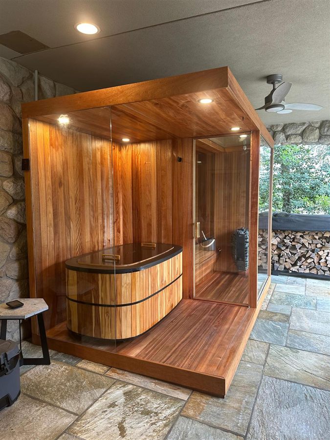 A fully bespoke Cielo cold plunge bay beneath a covered patio
